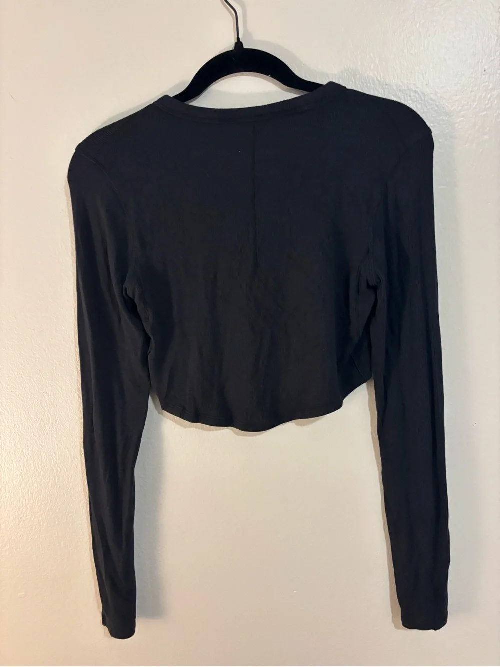 lululemon athletica Black Long Sleeve Cropped Tee